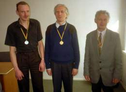 empionas A.Kuvinovas (viduryje), sidabro medalininkas G.Grybas (kairje) ir treiasis prizininkas J.Smirnovas. Autoriaus nuotr.