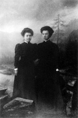 Jaun�l� sesuo Verut� lanko vyresni�j� Julyt� Zakopan�je 1908 m.