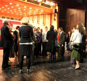 Pa�intis su teatro scena
